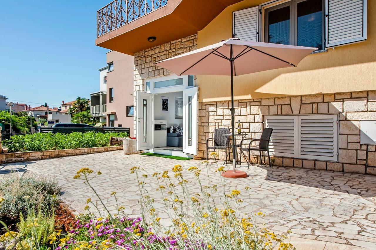 Apartment Anastasia Ровінь Екстер'єр фото