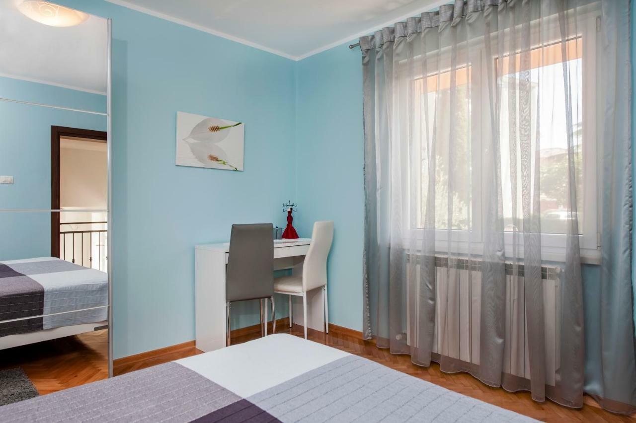 Apartment Anastasia Ровінь Екстер'єр фото