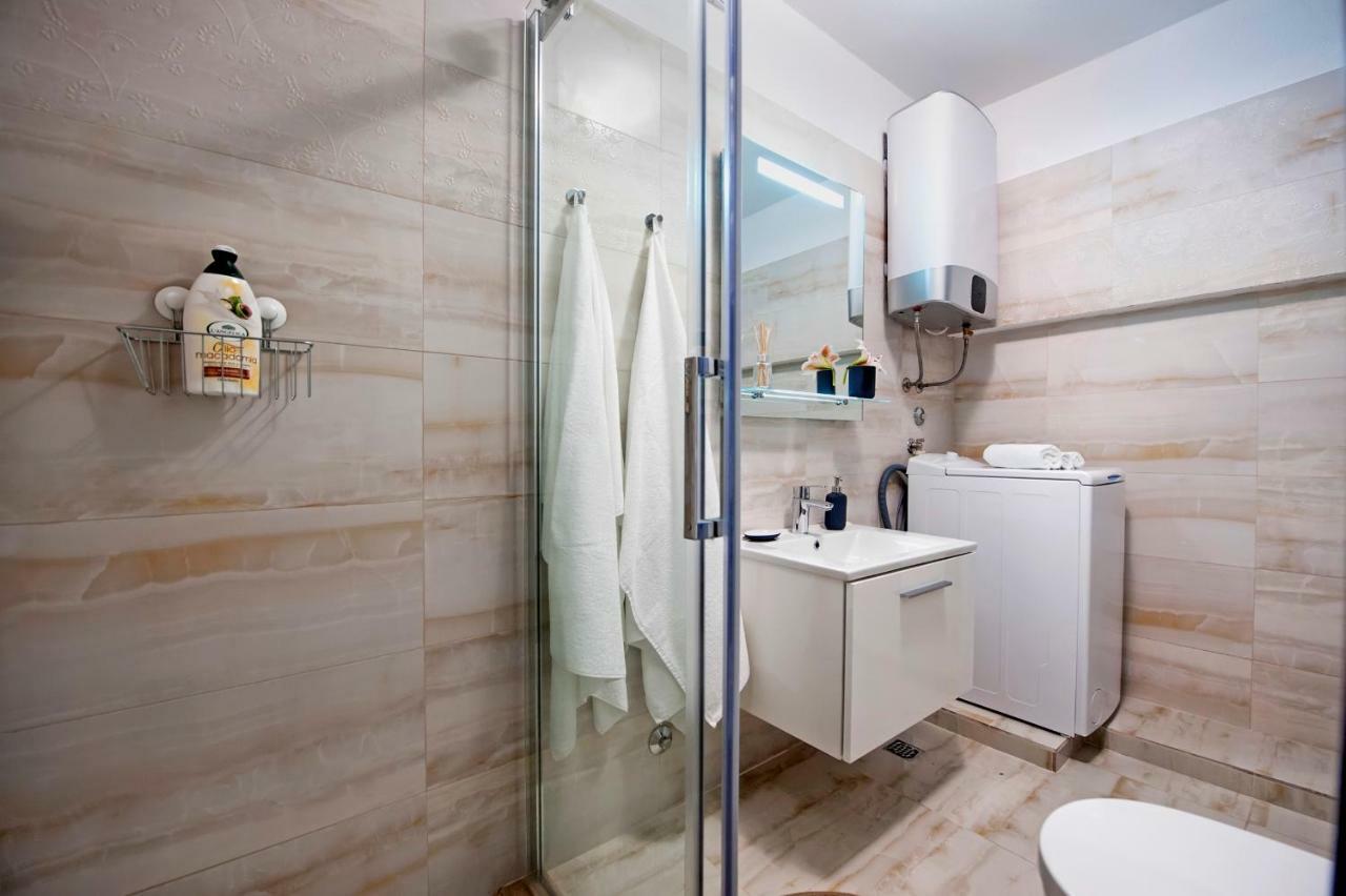 Apartment Anastasia Ровінь Екстер'єр фото