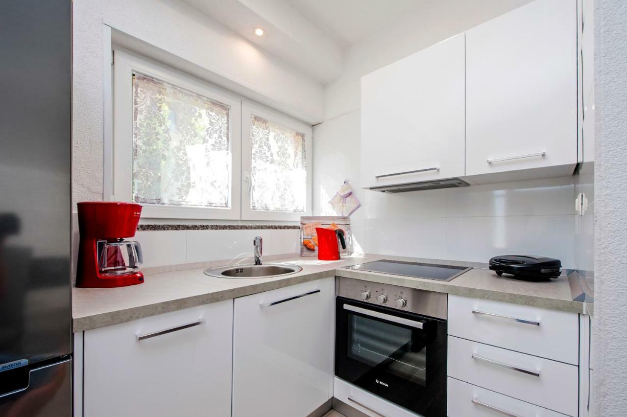 Apartment Anastasia Ровінь Екстер'єр фото