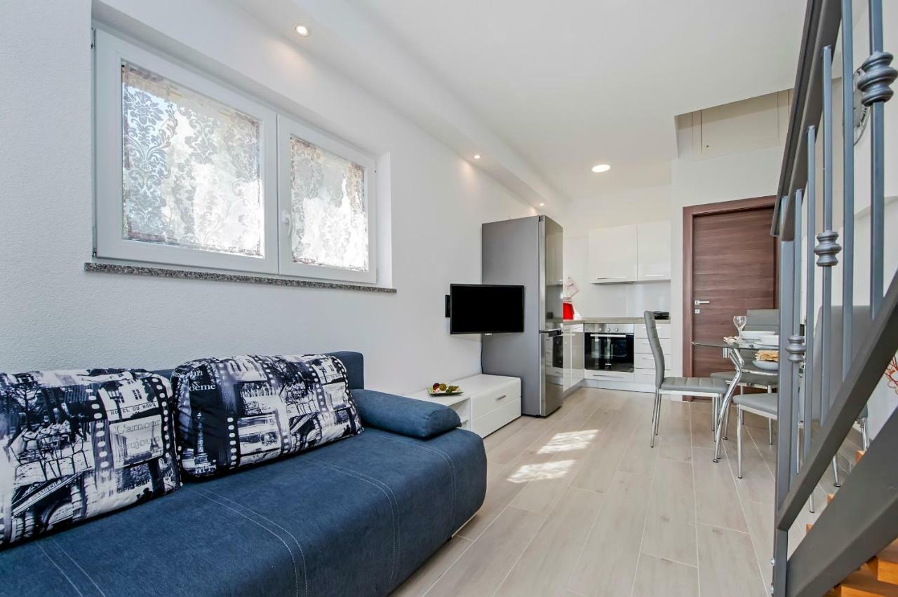 Apartment Anastasia Ровінь Екстер'єр фото