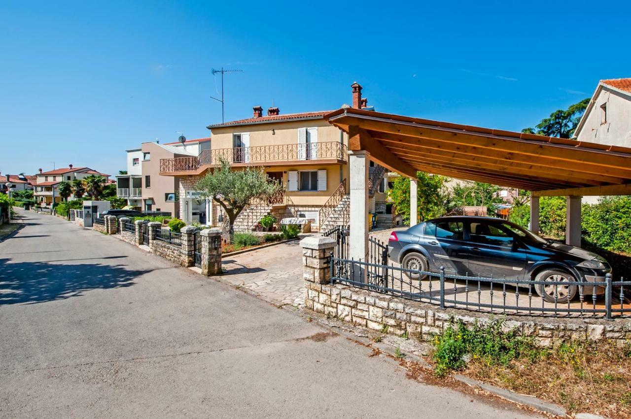 Apartment Anastasia Ровінь Екстер'єр фото